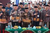 Wabup Bangkalan Fauzan Ja’far bersama Mendikdasmen Abdul Mu’ti di Burneh, Jumat (1/5/2026). (Foto Dok Ho/RadarBangsa.co.id)
