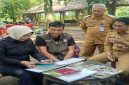 Wabup Sidoarjo Mimik Idayana saat mengunjungi Kampung Lali Gadget di Dusun Benet, Desa Pagerngumbuk, Wonoayu, Senin (4/5/2026). (Foto Dok Ho/RadarBangsa.co.id)