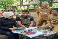 Wabup Sidoarjo Mimik Idayana saat mengunjungi Kampung Lali Gadget di Dusun Benet, Desa Pagerngumbuk, Wonoayu, Senin (4/5/2026). (Foto Dok Ho/RadarBangsa.co.id)