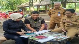 Wabup Sidoarjo Mimik Idayana saat mengunjungi Kampung Lali Gadget di Dusun Benet, Desa Pagerngumbuk, Wonoayu, Senin (4/5/2026). (Foto Dok Ho/RadarBangsa.co.id)
