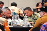 Bupati Pasuruan HM. Rusdi Sutejo saat menghadiri pertemuan pengendalian alih fungsi lahan sawah bersama ATR/BPN dan kepala daerah se-Jawa Timur di Surabaya, Minggu, 18 Mei 2026. (Foto Dok Ho/RadarBangsa.co.id)