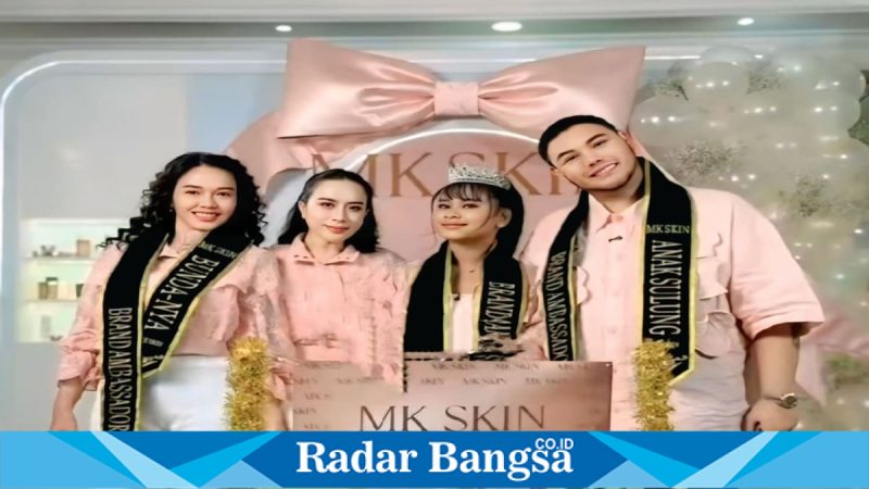 April DA7 diumumkan sebagai brand ambassador MK Skin dalam siaran langsung, Senin (4/5/2026). (Foto Dok Ho/RadarBangsa.co.id)