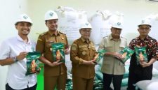 Bupati Blitar bersama TPID memantau stok pangan di Gudang Bulog Blitar, Senin, 4 Mei 2026. (Foto Dok Ho/RadarBangsa.co.id)