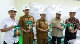 Bupati Blitar bersama TPID memantau stok pangan di Gudang Bulog Blitar, Senin, 4 Mei 2026. (Foto Dok Ho/RadarBangsa.co.id)