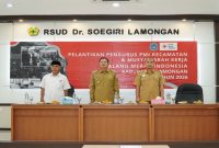 Bupati Lamongan Yuhronur Efendi menghadiri pelantikan pengurus PMI Kecamatan se-Kabupaten Lamongan di Aula RSUD dr. Soegiri Lamongan, Selasa, 19 Mei 2026. (Foto Dok Ho/RadarBangsa.co.id)