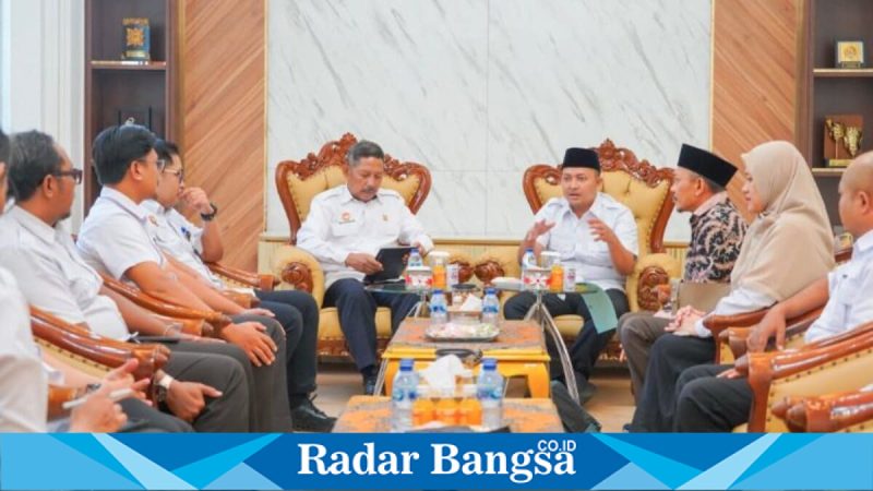 Bupati Pasuruan saat koordinasi harmonisasi Raperbup di Kanwil Kemenkum Jatim, Selasa (13/5/2026). (Foto Dok Ho/RadarBangsa.co.id)