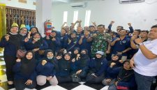Danramil dan Babinsa saat memberikan penyuluhan kepada relawan SPPG Bluru Kidul 04, Senin (4/5/2026). (Foto Dok Ho/RadarBangsa.co.id)
