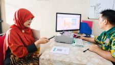 Pemerintah Desa Randupitu menerapkan buku tamu digital berbasis QR Code untuk mempercepat pelayanan warga, Jumat (8/5/2026). (Foto Dok Ho/RadarBangsa.co.id)