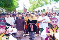 Gubernur Jawa Timur Khofifah Indar Parawansa menghadiri Dharma Shanti Nyepi 1948 di Pura Segara Kenjeran Surabaya, Minggu (3/5/2026). (Foto Dok Ho/RadarBangsa.co.id)