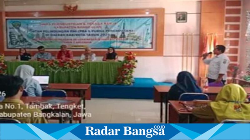Disperinaker Bangkalan menggelar sosialisasi peluang kerja luar negeri di SMKN 1 Arosbaya, Rabu, 7 Mei 2026. (Foto Dok Ho/RadarBangsa.co.id)