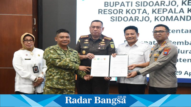 Forkopimda Sidoarjo menandatangani komitmen percepatan pembangunan KDKMP. Rabu, 29 April 2026.  (Foto Dok Ho/RadarBangsa.co.id)