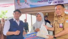 Wali Kota Lubuk Linggau Rachmat Hidayat saat peletakan batu pertama program Rutilahu, Selasa (5/5/2026). (Foto Dok Ho/RadarBangsa.co.id)