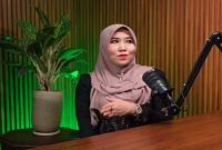 Lia Istifhama saat podcast Hari Kartini di Surabaya membahas penguatan literasi. Rabu, 29 April 2026.  (Foto Dok Ho/RadarBangsa.co.id)