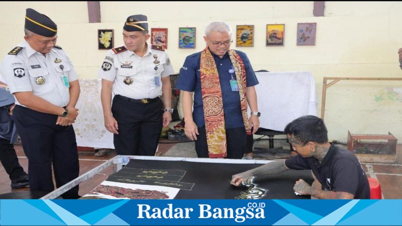 Sekjen Kemnaker memberikan arahan kepada warga binaan di Lapas Malang, Kamis, 7 Mei 2026. (Foto Dok Ho/RadarBangsa.co.id)