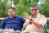 Menteri Ketenagakerjaan, Yassierli, saat berdialog dengan petani Papandayan di Garut terkait program pelatihan agroforestry. Minggu, 9 Mei 2026  (Foto Dok Ho/RadarBangsa.co.id)