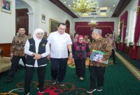 Gubernur Jatim Khofifah menerima Kepala BRIN di Grahadi bahas hilirisasi riset, Foto Dok Ho/RadarBangsa.co.id, Sabtu 9 Mei 2026