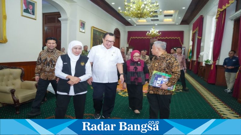 Gubernur Jatim Khofifah menerima Kepala BRIN di Grahadi bahas hilirisasi riset, Foto Dok Ho/RadarBangsa.co.id, Sabtu 9 Mei 2026