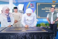 Gubernur Jawa Timur Khofifah Indar Parawansa meresmikan revitalisasi 45 SMA, SMK, dan SLB di Tulungagung, Trenggalek, dan Pacitan. Kamis, 14 Mei 2026 (Foto Dok Ho/RadarBangsa.co.id)