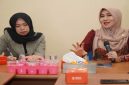 Anggota DPD RI Lia Istifhama saat berdiskusi bersama jajaran KPID Jawa Timur di Surabaya, Kamis (30/4/2026). (Foto Dok Ho/RadarBangsa.co.id)