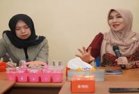 Anggota DPD RI Lia Istifhama saat berdiskusi bersama jajaran KPID Jawa Timur di Surabaya, Kamis (30/4/2026). (Foto Dok Ho/RadarBangsa.co.id)