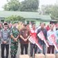 Sekda Lubuk Linggau menghadiri penyerahan kendaraan operasional Koperasi Merah Putih di Lapangan Kodim 0406 Lubuk Linggau, Kamis (7/5/2026). (Foto Dok Ho/RadarBangsa.co.id)