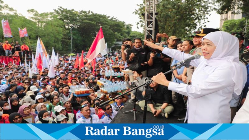 Khofifah dalam peringatan May Day di Surabaya, Jumat, 1 Mei 2026 (Foto Dok Ho/RadarBangsa.co.id)