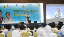 Menkomdigi Meutya Hafid saat dialog dengan pelajar di Lombok Tengah, Selasa (5/5/2026). (Foto Dok Ho/RadarBangsa.co.id)