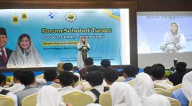 Menkomdigi Meutya Hafid saat dialog dengan pelajar di Lombok Tengah, Selasa (5/5/2026). (Foto Dok Ho/RadarBangsa.co.id)