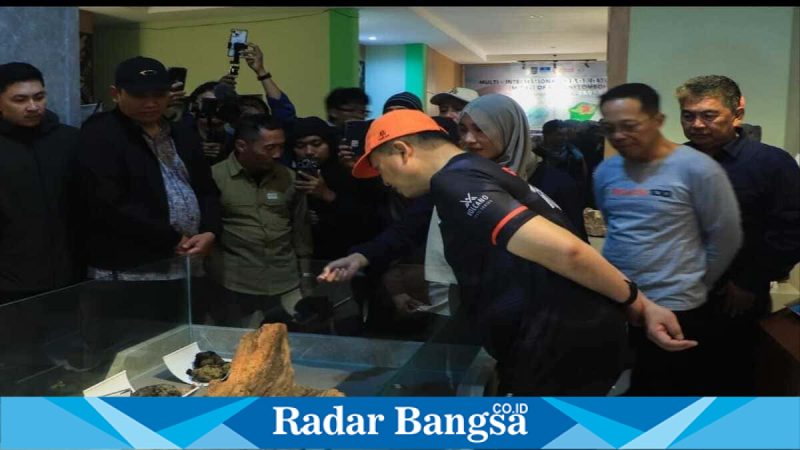 Gubernur NTB Lalu Muhamad Iqbal meresmikan Pusat Informasi Geopark Rinjani di Sembalun, Lombok Timur, Sabtu (2/5/2026). (Foto Dok Ho/RadarBangsa.co.id)
