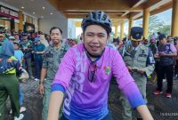 Bupati Jember Gus Fawait gowes bersama ASN menuju Jember Sport Garden dalam kegiatan OSMA. Rabu, 13 Mei 2026 (Foto Dok Ho/RadarBangsa.co.id)