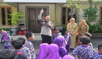 Anak PAUD kunjungan ke Pendopo Lamongan bertemu Bupati