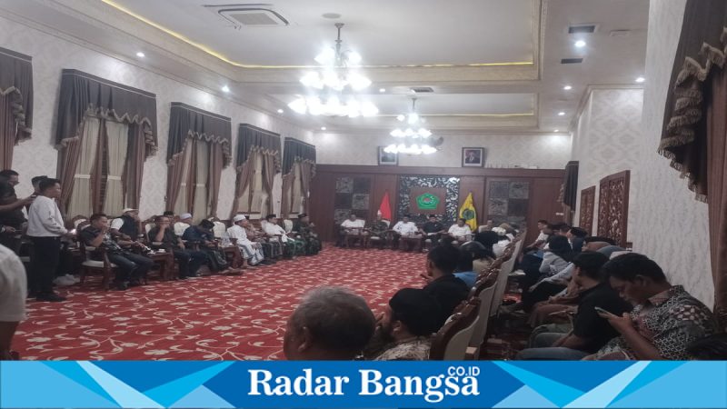 Rapat pembahasan cukai SKM III di Pendopo Ronggosukowati Pamekasan. Rabu, 29 April 2026 (Foto Dok Ho/RadarBangsa.co.id)