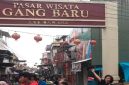 Aktivitas pedagang dan pengunjung di Pasar Gang Baru Semarang, Selasa (5/5/2026), kawasan heritage Pecinan yang terus dikembangkan sebagai destinasi wisata sejarah. (Foto Dok Ho/RadarBangsa.co.id)