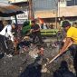 Personel gabungan TNI, Polri, dan Pemkot Semarang kerja bakti membersihkan puing kebakaran Pasar Kanjengan, Jumat, 8 Mei 2026. (Foto Dok Ho/RadarBangsa.co.id)