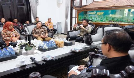 Bupati Sidoarjo Subandi saat audiensi revitalisasi pasar tradisional di Pendopo Delta Wibawa