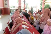 Pemeriksaan kesehatan personel Polsek Tikung oleh tim medis Puskesmas Tikung, Jumat, 8 Mei 2026. (Foto Dok Ho/RadarBangsa.co.id)