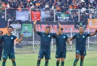 Suasana pertandingan friendly match Persekabpas melawan Persik Kediri di Stadion R. Soedrasono Pogar, Bangil, Minggu, 24 Mei 2026. (Foto Dok Ho/RadarBangsa.co.id)