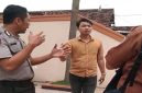 Petugas Polsek Tikung saat patroli dialogis di Desa Jatirejo, Kecamatan Tikung, Lamongan, Senin (4/5/2026). (Foto Dok Ho/RadarBangsa.co.id)