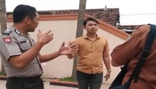 Petugas Polsek Tikung saat patroli dialogis di Desa Jatirejo, Kecamatan Tikung, Lamongan, Senin (4/5/2026). (Foto Dok Ho/RadarBangsa.co.id)