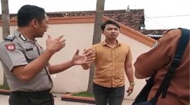 Petugas Polsek Tikung saat patroli dialogis di Desa Jatirejo, Kecamatan Tikung, Lamongan, Senin (4/5/2026). (Foto Dok Ho/RadarBangsa.co.id)