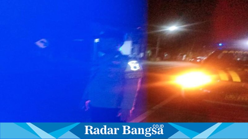 Petugas Polsek Tikung saat patroli Blue Light di jalur perbatasan Tikung-Kembangbahu dan Tikung-Lamongan Kota, Jumat (1/5/2026) dini hari. (Foto Dok Ho/RadarBangsa.co.id)
