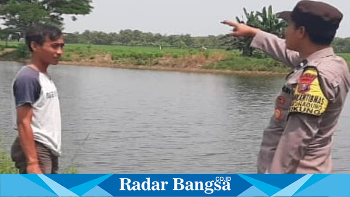 Anggota Polsek Tikung saat patroli antisipasi bencana alam di Dusun Tinaro, Desa Dukuhagung. Jumat, 29 Mei 2026 (Foto Dok Ho/RadarBangsa.co.id)