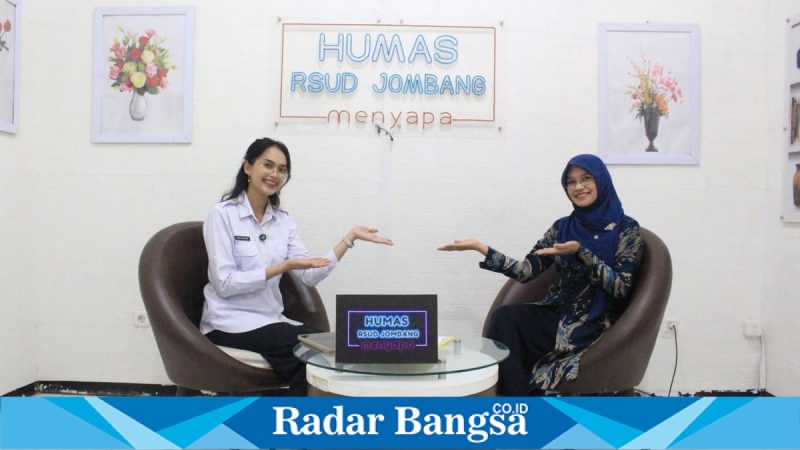 Psikolog RSUD Jombang saat memberikan edukasi kesehatan mental di era digital, Rabu (06/05/2026). (Foto Dok Ho/RadarBangsa.co.id)