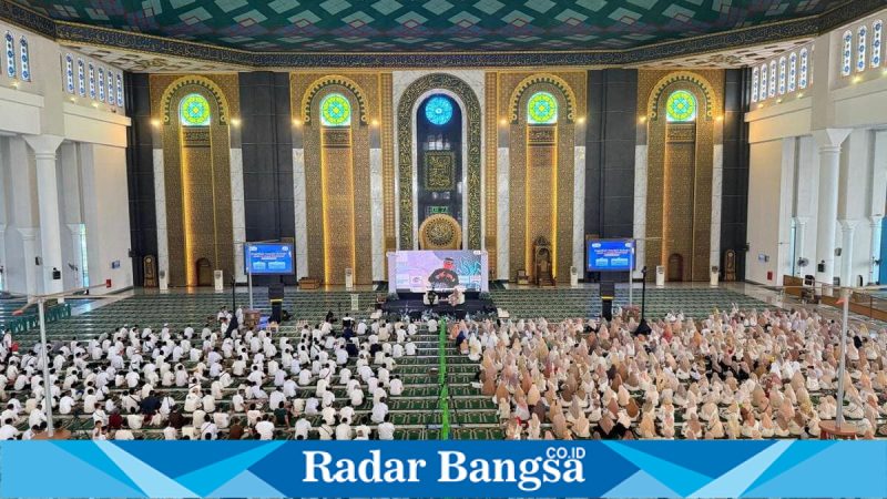 Suasana Tabligh Akbar Milad ke-39 Yayasan Al Muslim Jawa Timur di Masjid Nasional Al Akbar Surabaya, Ahad (3/5/2026). (Foto Dok Ho/RadarBangsa.co.id)