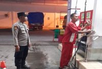Petugas Polsek Tikung melakukan Patroli Kota Presisi di sejumlah objek vital Kecamatan Tikung, Minggu (3/5/2026) malam. (Foto Dok Ho/RadarBangsa.co.id)