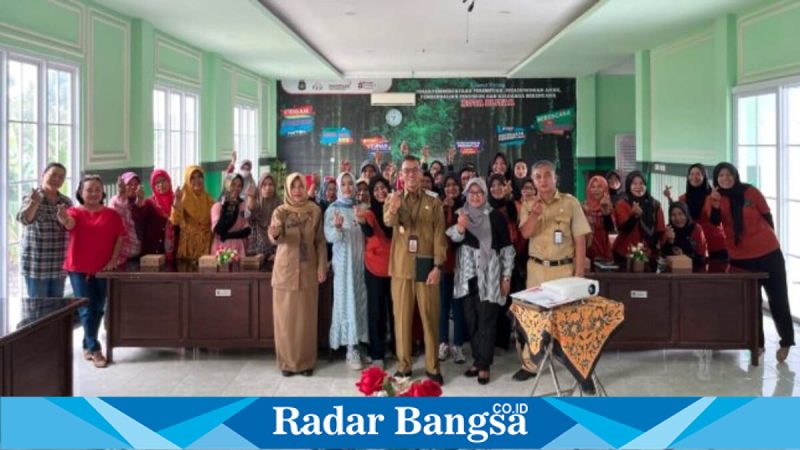 Peserta mengikuti pembinaan Sekolah Perempuan di Kota Blitar, Senin, 27 April 2026. (Foto Dok Ho/RadarBangsa.co.id)