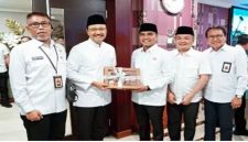 Bupati Bangkalan Lukman Hakim dan Wakil Bupati Moh. Fauzan Ja’far bertemu Mensos RI Saifullah Yusuf membahas percepatan Sekolah Rakyat, Rabu (6/5/2026). (Foto Dok Ho/RadarBangsa.co.id)