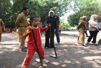 Wakil Bupati Sidoarjo Mimik Idayana meninjau aktivitas anak di Kampung Lali Gadget, Senin (4/5/2026). (Foto Dok Ho/RadarBangsa.co.id)