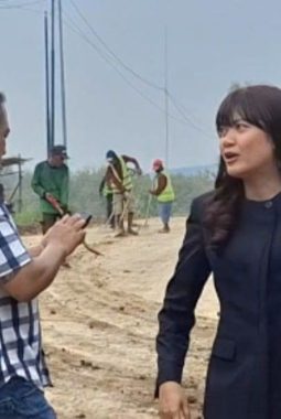 Sidak Pengerukan Tanah di Boja-Kaliwungu, Sisca Meritania Minta Jalan Dibersihkan