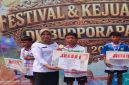 Siswa SDN Sumberbendo Mantup, Akhmad Naufal Ramadhan, usai meraih Juara 1 Atletik Kids Lamongan 2026, Rabu (6/5/2025). (Foto Dok Ho/RadarBangsa.co.id)